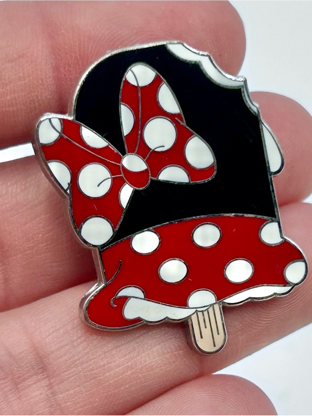 Disney Minnie Mouse Pins Red White Black Lot of 3 - Picture 4 of 7